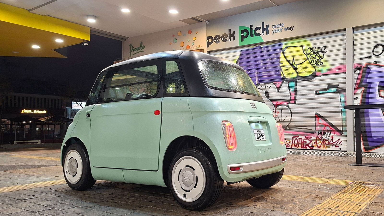 Το Fiat Topolino μπορεί να οδηγηθεί νόμιμα από άτομα ηλικίας 16 ετών και άνω, αρκεί να διαθέτουν δίπλωμα μοτοποδηλάτου.
